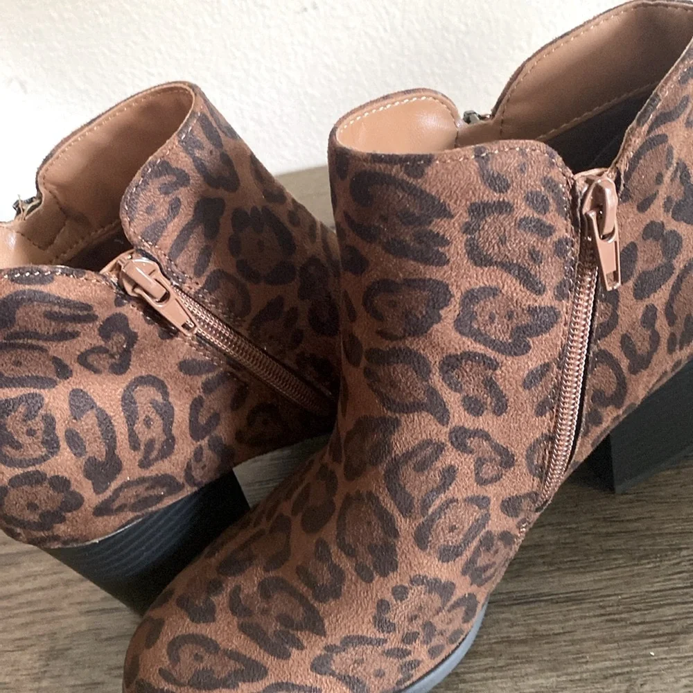 NIB [Style & Co.] Masrinaa Brown Leopard Ankle Block Heel Booties Women’s Sz 6 - Picture 5 of 14